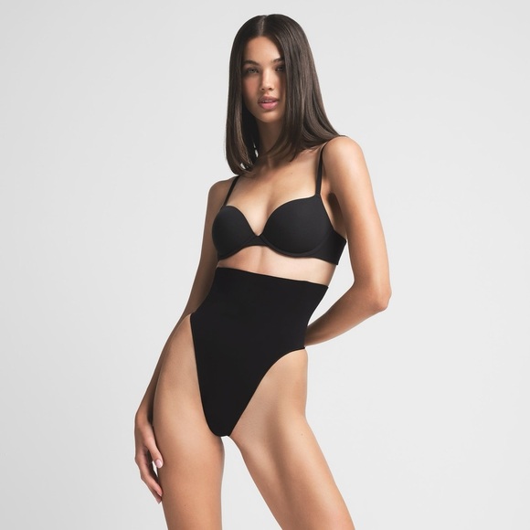 SKIMS CORE CONTROL
HIGH-WAISTED THONG SZ SMALL - Picture 1 of 10